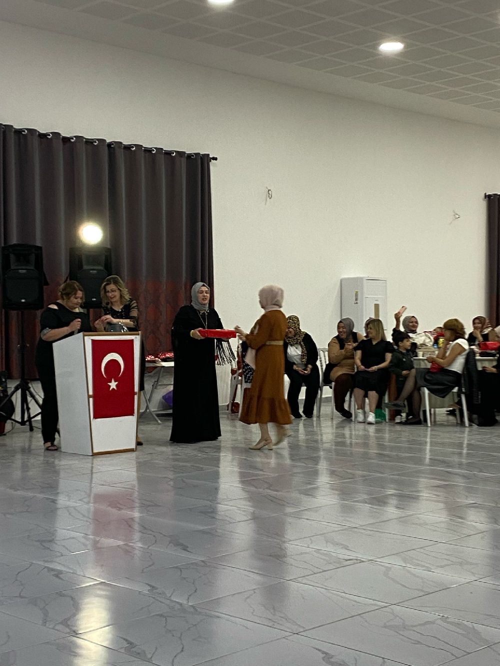 Çavdır İlçesinde Anneler Günü Kutlamasına Yoğun istek ve katılım