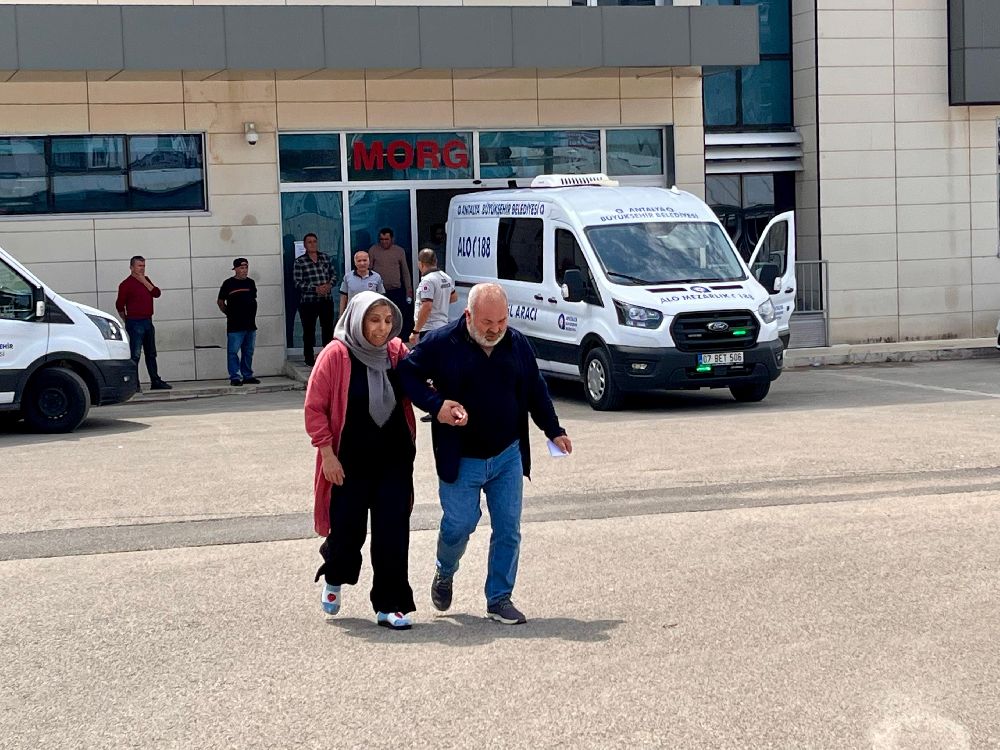 Cesedi su kanalında bulunan 13 yaşındaki çocuğun cenazesi gözyaşları arasında teslim alındı