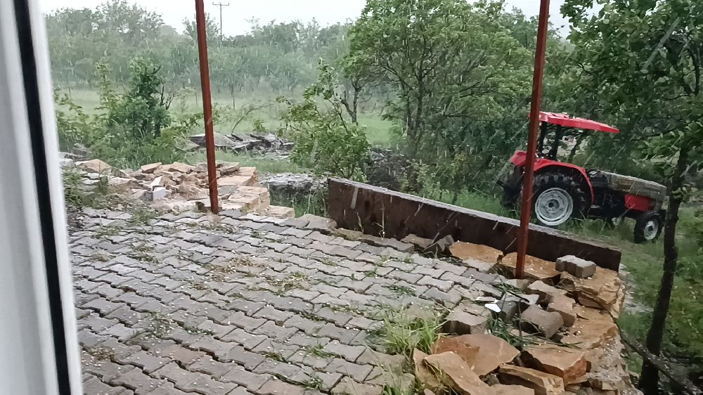 Diyarbakır Dicle'de dolu felaketi Ekinler büyük zarar gördü