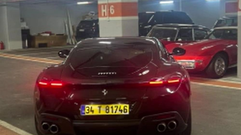 Ekrem İmamoğlu’na ait oldukları belirlenen lüks otomobilleri otoparkta böyle görüntülendi
