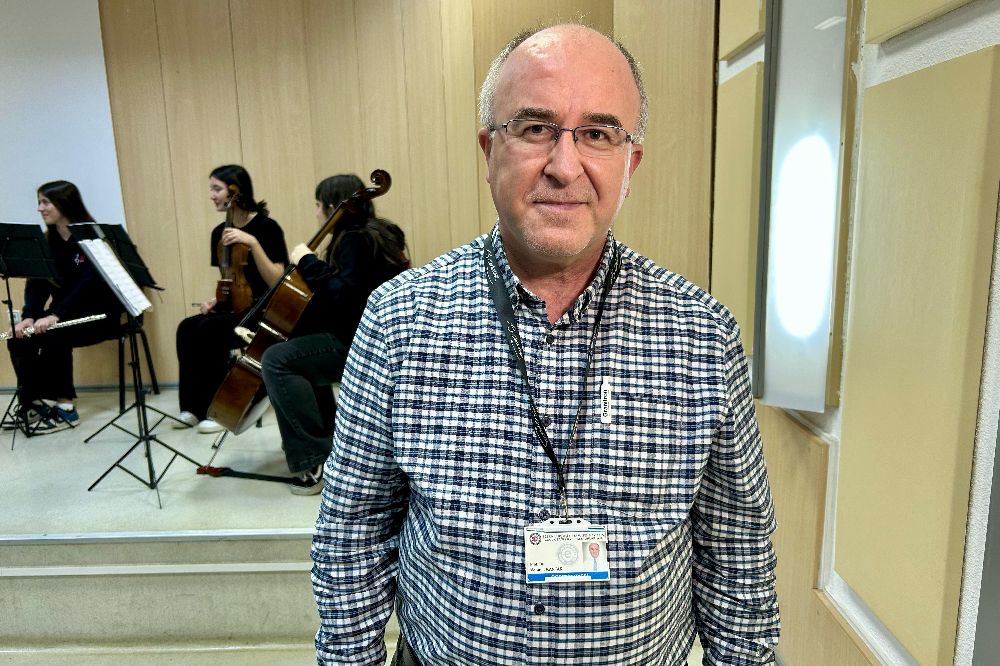 Güzel Sanatlar Lisesi öğrencilerinden minik hastalara moral konseri