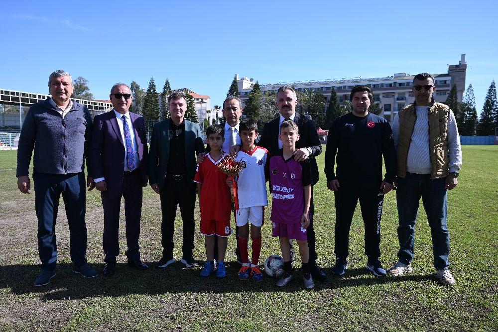 Kemer’de 23 Nisan Futbol Turnuvası başladı