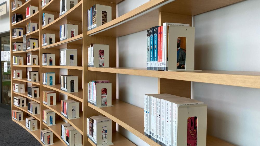 Kepez’den Ceza İnfaz Kurumu kütüphanesine anlamlı bağış