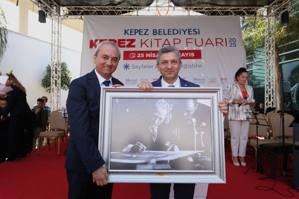 Kepez Kitap Fuarı "Sayfalar Değişir, Değiştirir" temasıyla kapılarını açtı