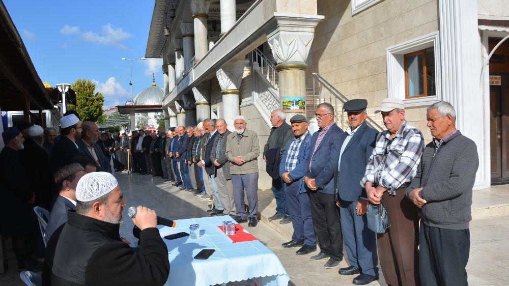  Korkuteli'de 156 hacı adayı için uğurlama töreni yapıldı