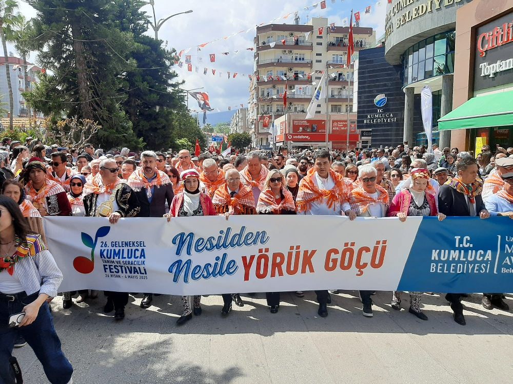 Kumluca'da Yörük Göçü coşkusu Festival renkli görüntülerle başladı