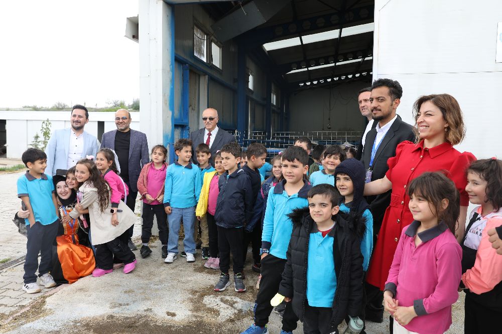 MAKÜ Çocuk Üniversitesi açıldı Minikler Rektör oldu