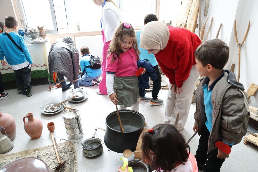 MAKÜ Çocuk Üniversitesi açıldı Minikler Rektör oldu