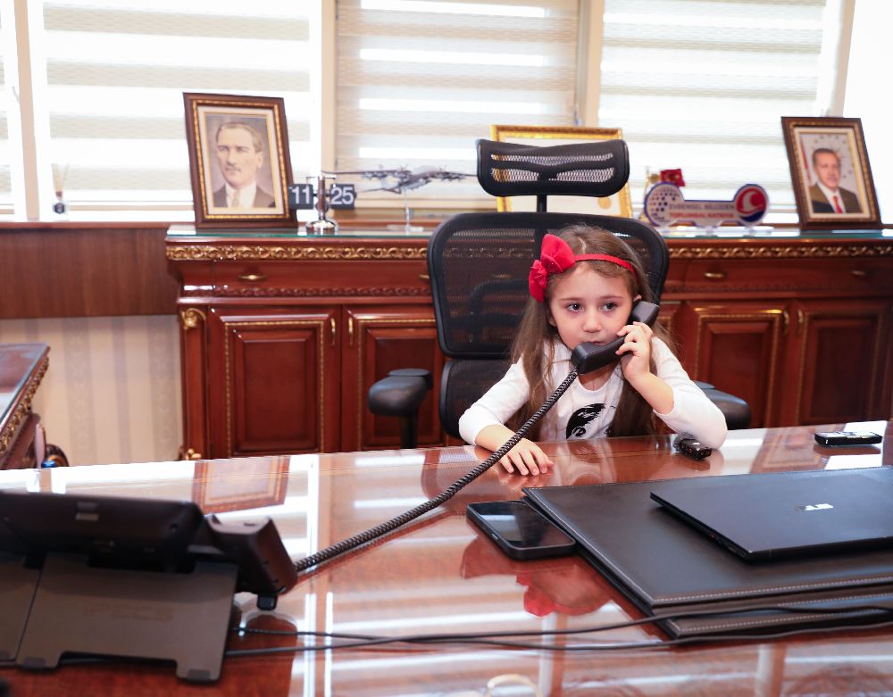 MAKÜ Çocuk Üniversitesi açıldı Minikler Rektör oldu