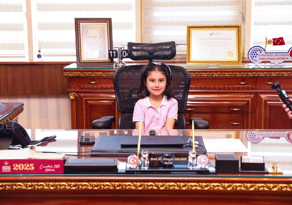 MAKÜ Çocuk Üniversitesi açıldı Minikler Rektör oldu