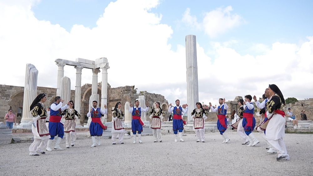 Mersin ekibi Manavgat'ta festivale katıldı