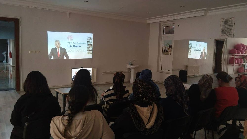 Niğde'de Sağlıklı Hayat Akademisi Eğitimleri Başladı