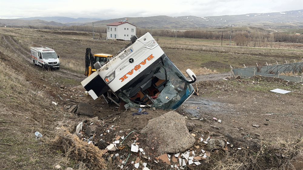 Sivas İmranlı’da otobüs kazası 2 ölü, 25 yaralı