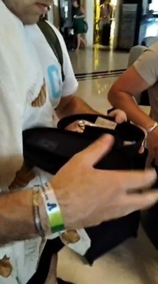 Takside unutulan 18 bin 300 euroyu sahibine teslim etti