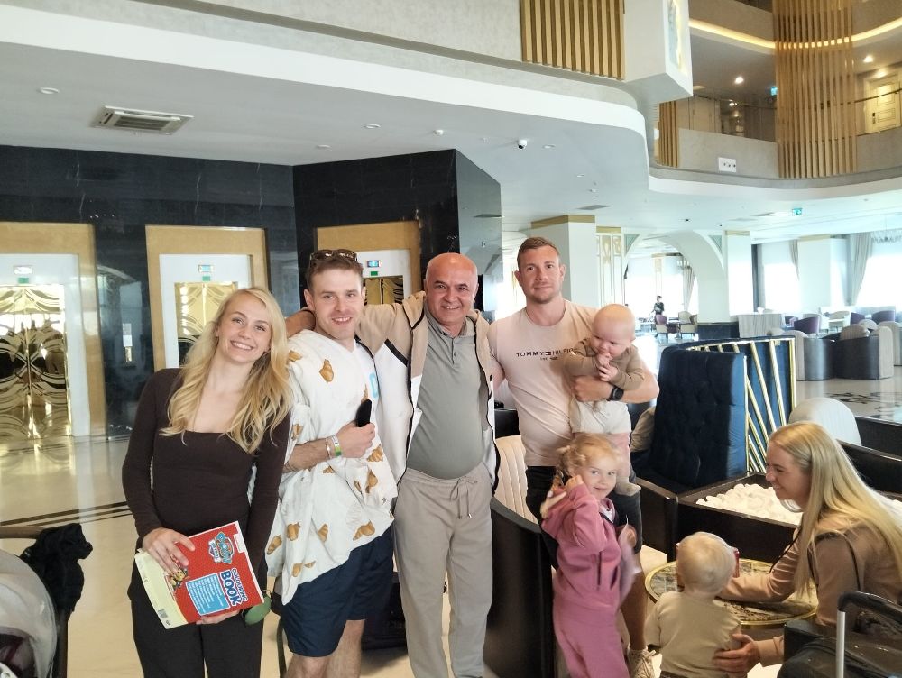 Takside unutulan 18 bin 300 euroyu sahibine teslim etti