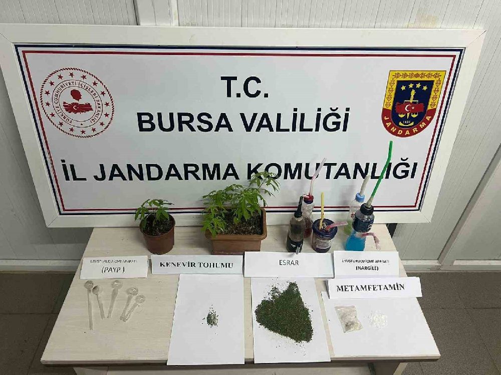 Uyuşturucu partisine jandarma baskını: 8 gözaltı