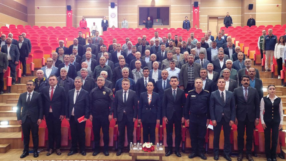 Vali Tülay Baydar Bilgihan Başkanlığında muhtarlar toplantısı gerçekleştirildi