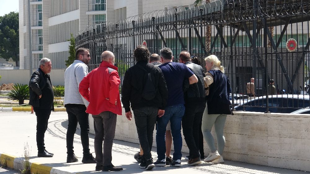 Yalnız yaşadığı evinde ölü bulunan kadının cenazesi ailesi tarafından teslim alındı