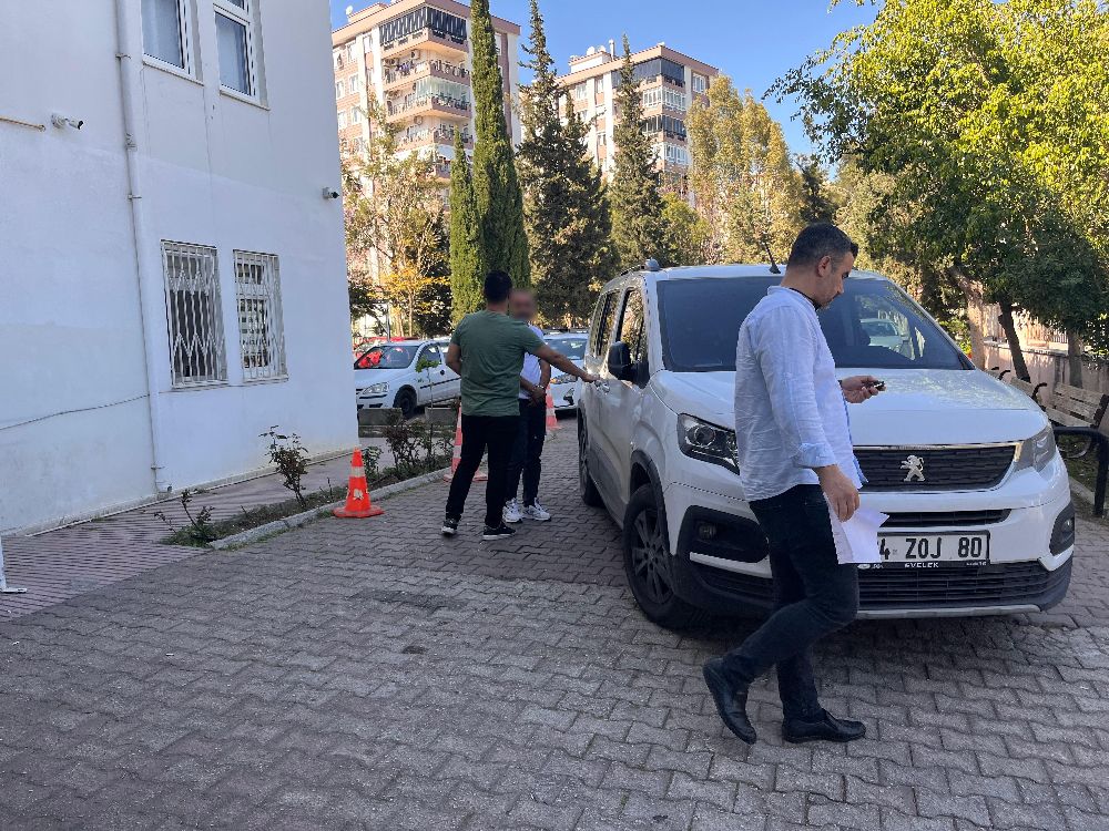 Yalnız yaşadığı evinde ölü bulunan kadının cenazesi ailesi tarafından teslim alındı