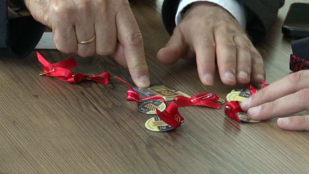 Yaşlı çiftten insanlığa 'altın' dokunuş