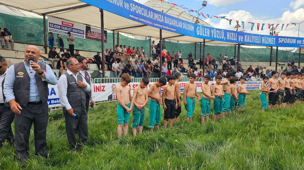 3. Gaziantep Şahinbey Yağlı Güreşleri Başladı Başpehlivan kim olur canlı yayın var mı 