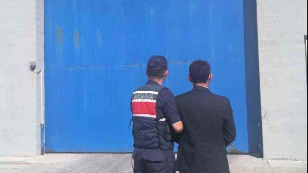 Afyonkarahisar’da  Hapis cezasıyla aranan şahsı jandarma yakaladı