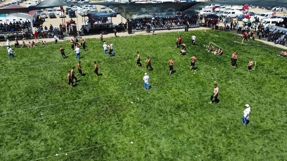 Afyonkarahisar’ın Şuhut  Karaadilli Yağlı pehlivan güreşlerinde Başpehlivan kim oldu Güreş ağalığı kimde kaldı 