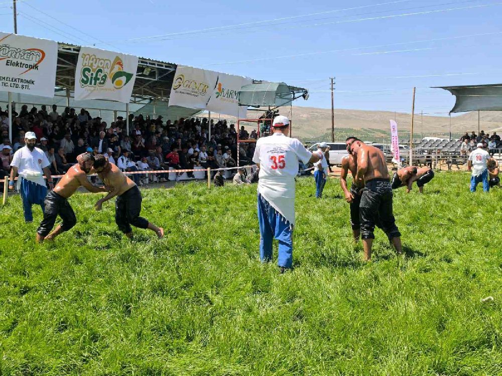 Afyonkarahisar’ın Şuhut Karaadilli Yağlı pehlivan güreşlerinde Başpehlivan kim oldu Güreş ağalığı kimde kaldı