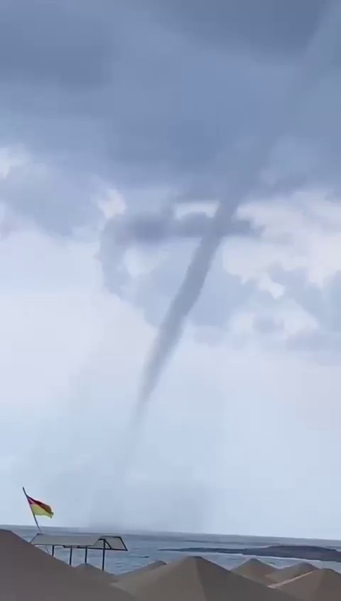 Alanya’da hortum korkuttu