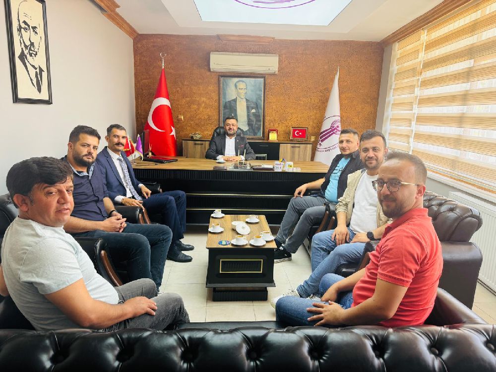 Anahtar Parti Bucak’ta ziyaretlerine devam ediyor