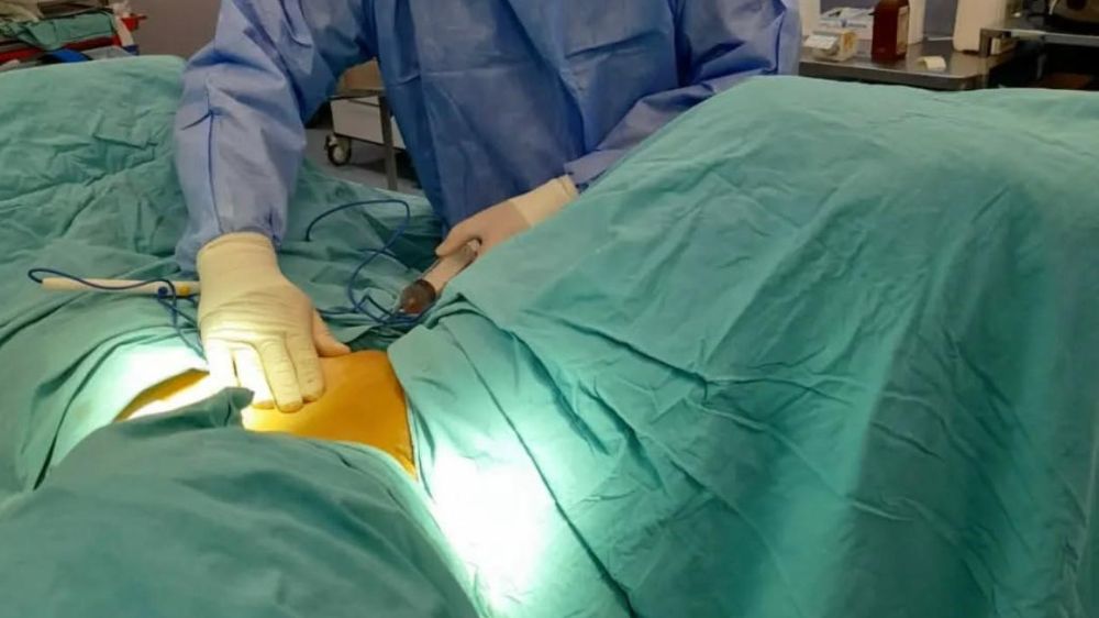 Anne karnındaki sıvı karaciğeri koruyor