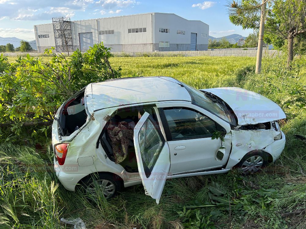 Antalya-Burdur Karayolunda araç yoldan çıktı 3 kişi yaralandı