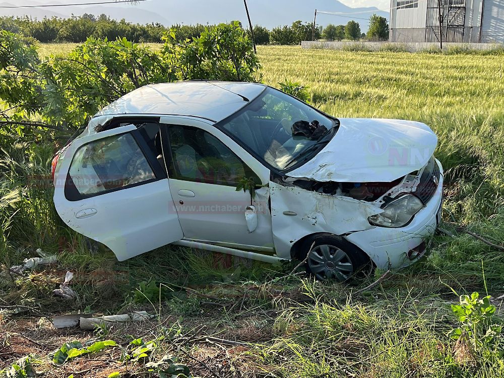 Antalya-Burdur Karayolunda araç yoldan çıktı 3 kişi yaralandı