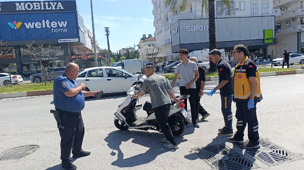 Antalya'da 20 dakikada 3 motosiklet kazası