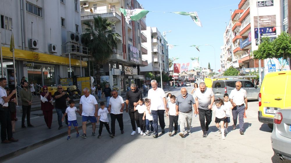 Antalya'da 7 dede, 7 torunuyla birlikte teknolojiye karşı yarıştı