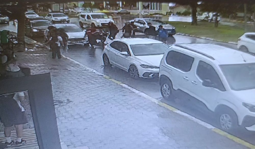 Antalya’da alkollü motosiklet kazası kamerada! Ehliyetine el konuldu, ceza yağdı!