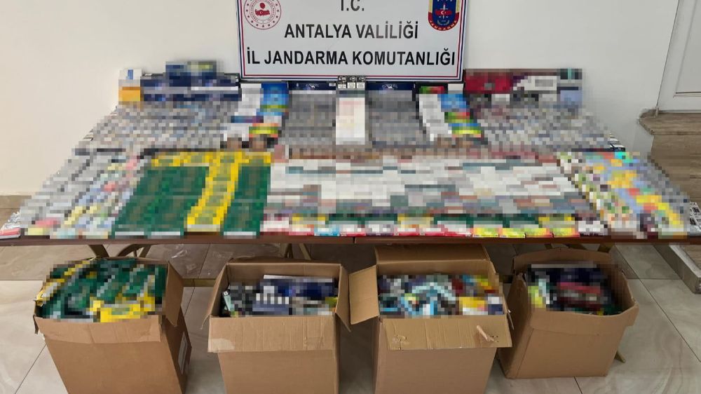 Antalya'da iki işletmeye kaçak elektronik sigara operasyonu