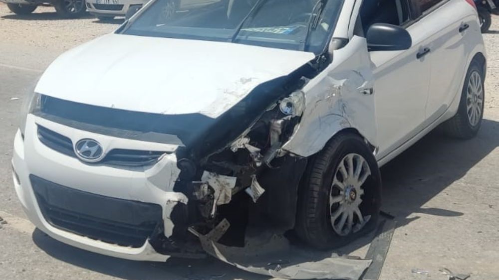 Antalya'da kaza Otomobil ile ticari araç çarpıştı: 1 yaralı