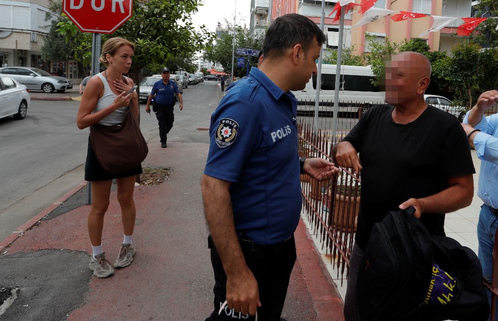 Antalya'da Rus turistin akıllı saati çalındı Bakın nasıl bulundu