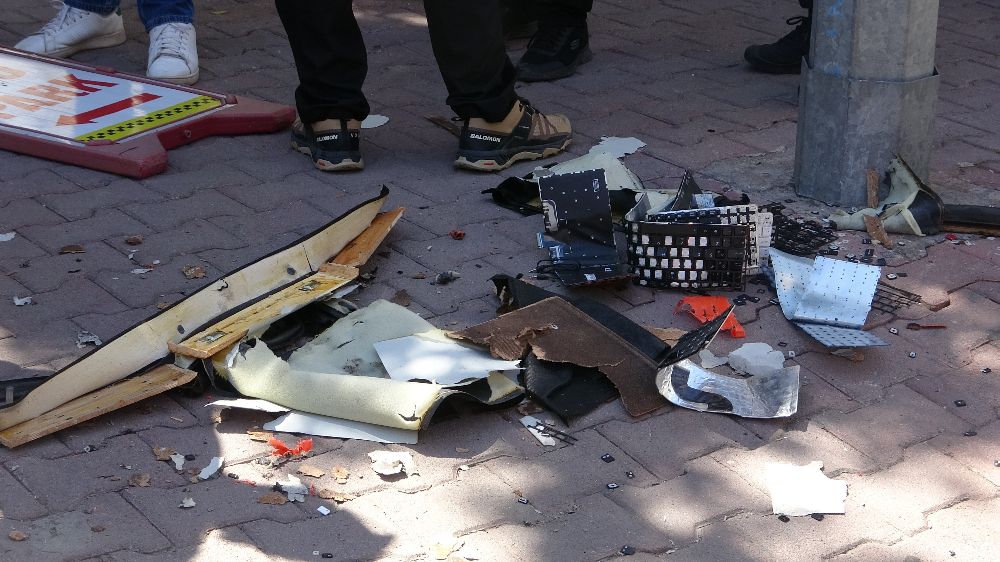 Antalya'da şüpheli çantadan bilgisayar klavyesi çıktı