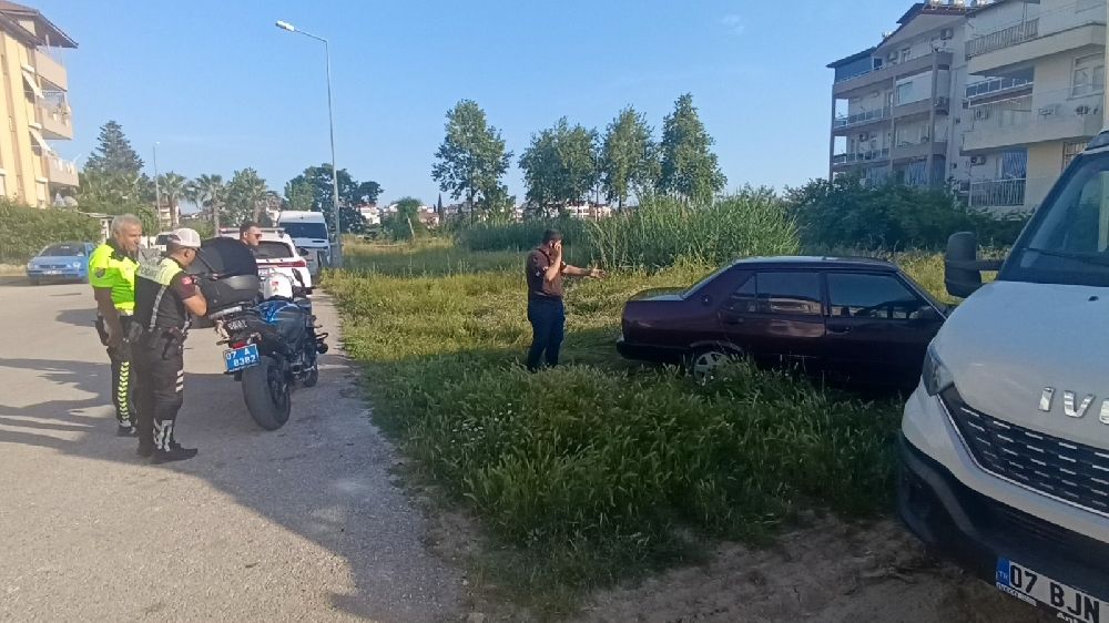 Antalya’da trafikte tehlikeli kaçış Ehliyetsiz sürücüyü affetmediler