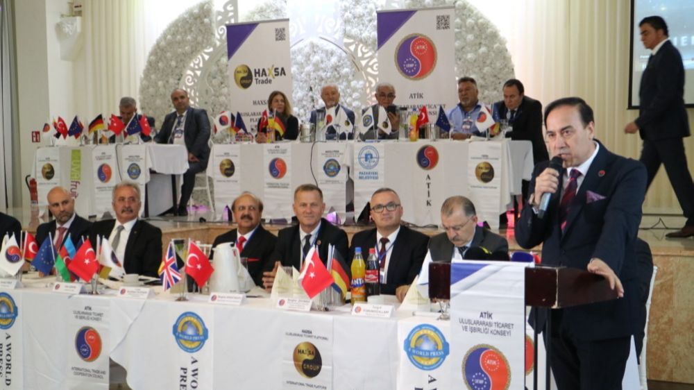 Avrupa Türk İş Konseyi Toplantısı Almanya, Essen’de gerçekleştirildi  İmzalar ve ödül töreni