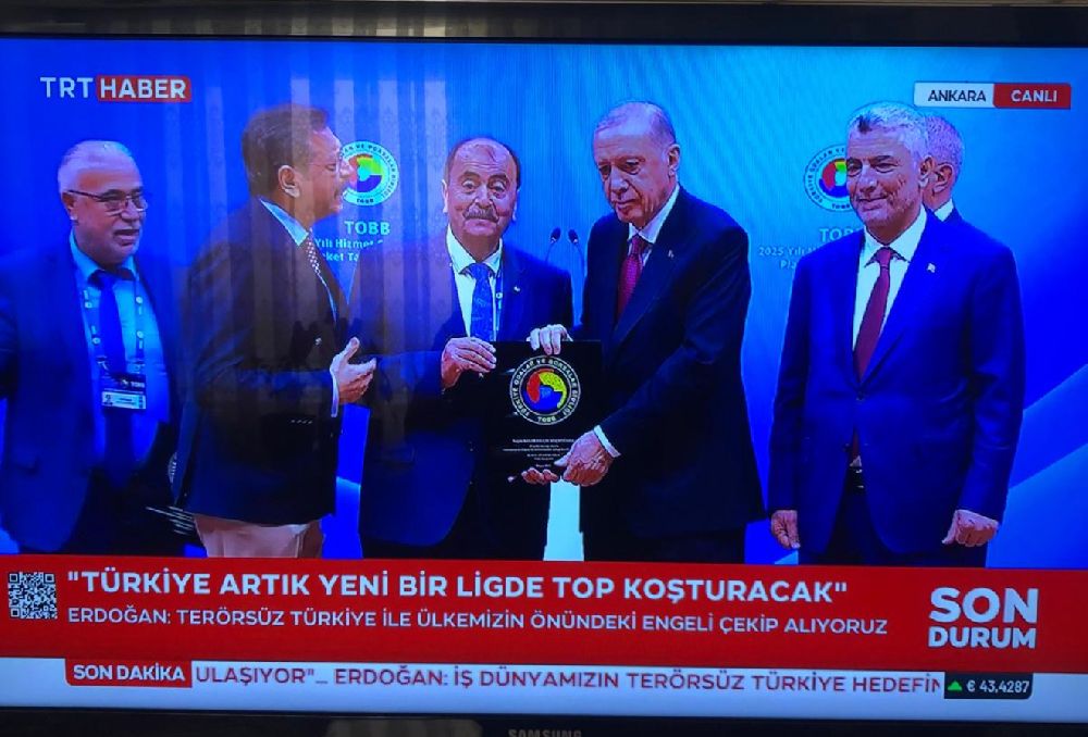 Başkan Meçikoğlu'na, Cumhurbaşkanı Erdoğan'dan hizmet şeref belgesi