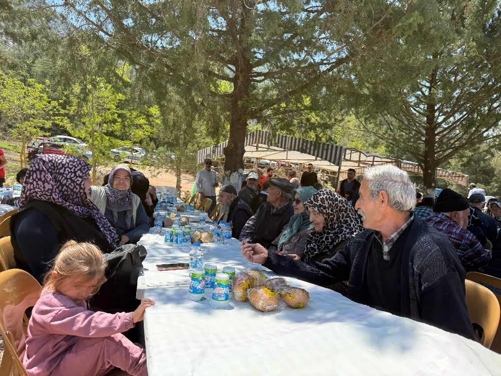 Bucak Susuz Köyü'nde Hıdırellez coşkusu! Hıdırıllez geleneği bozulmadı