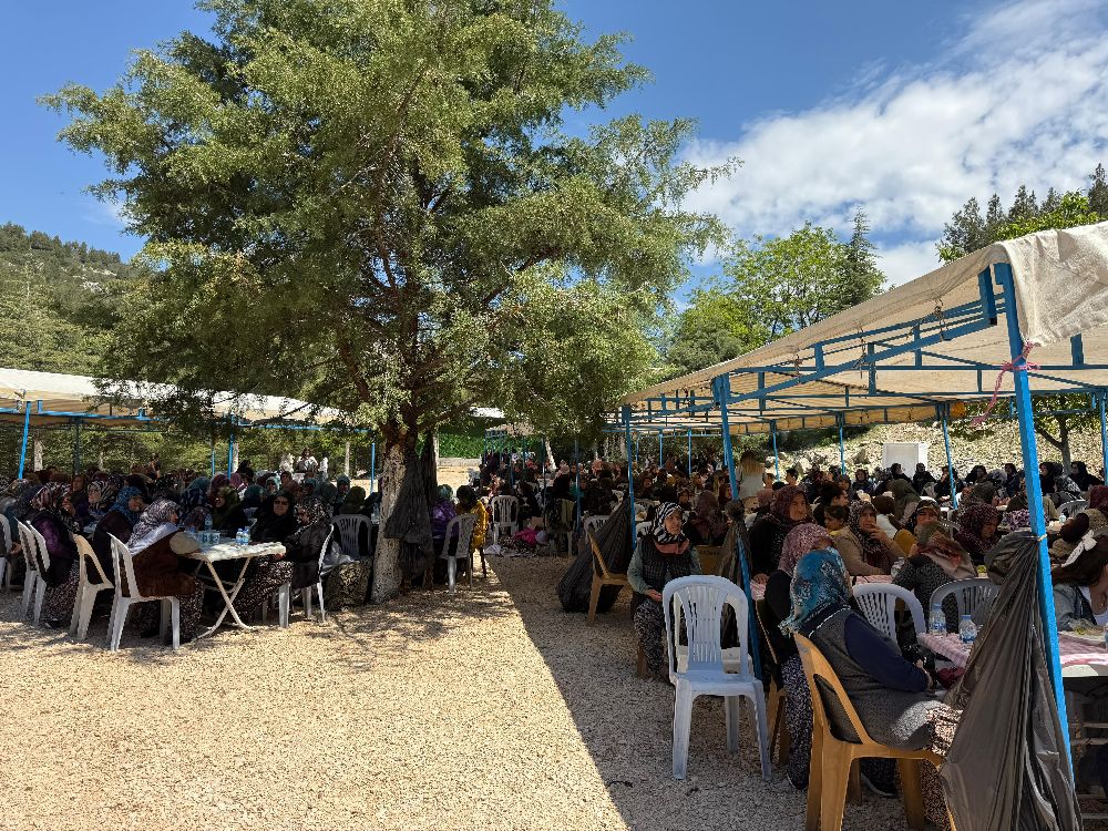 Bucak Susuz Köyü'nde Hıdırellez coşkusu! Hıdırıllez geleneği bozulmadı