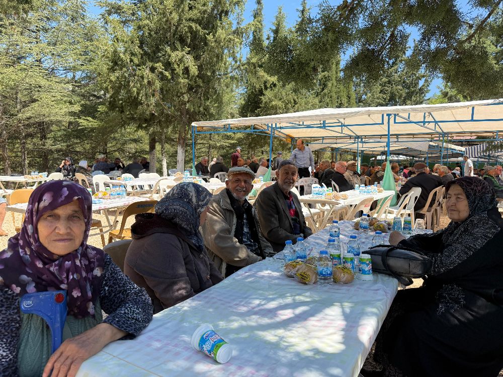 Bucak Susuz Köyü'nde Hıdırellez coşkusu! Hıdırıllez geleneği bozulmadı