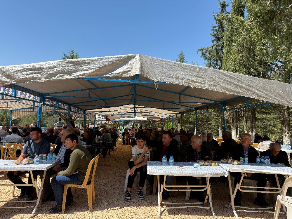 Bucak Susuz Köyü'nde Hıdırellez coşkusu! Hıdırıllez geleneği bozulmadı
