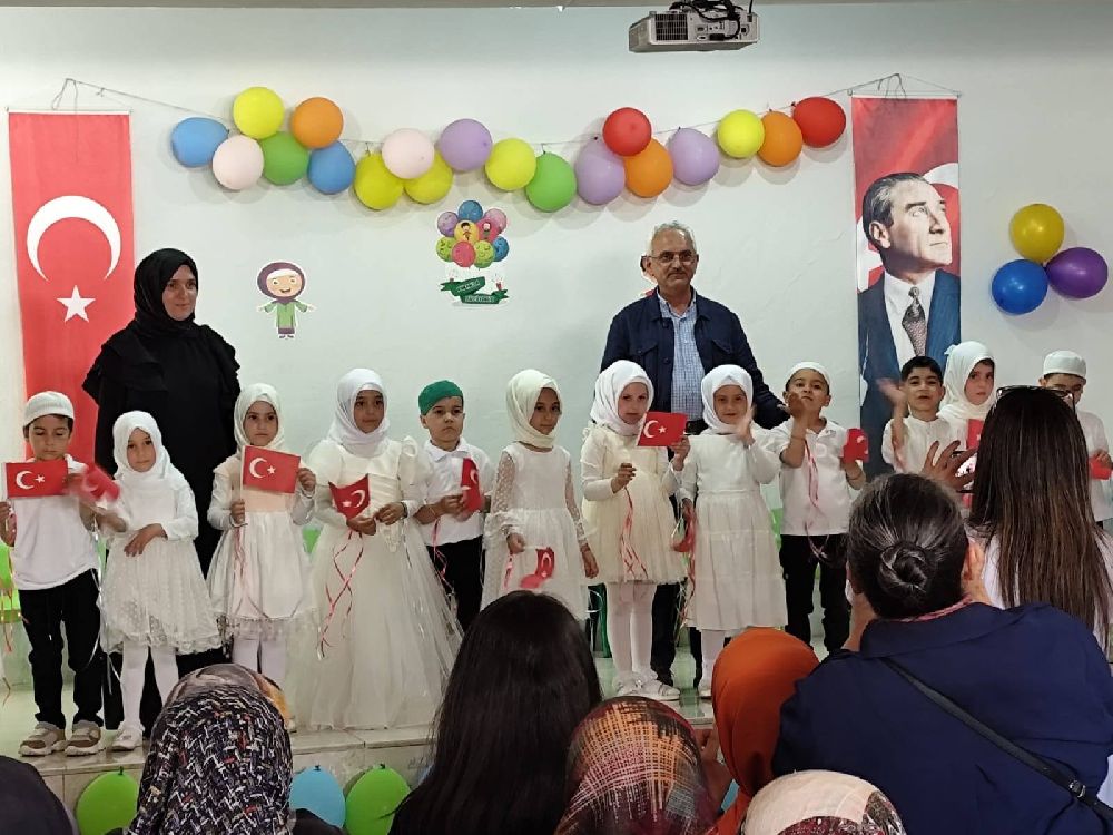 Bucak'ta 4-6 yaş Kur’an Kurslarının yıl sonu coşkusu