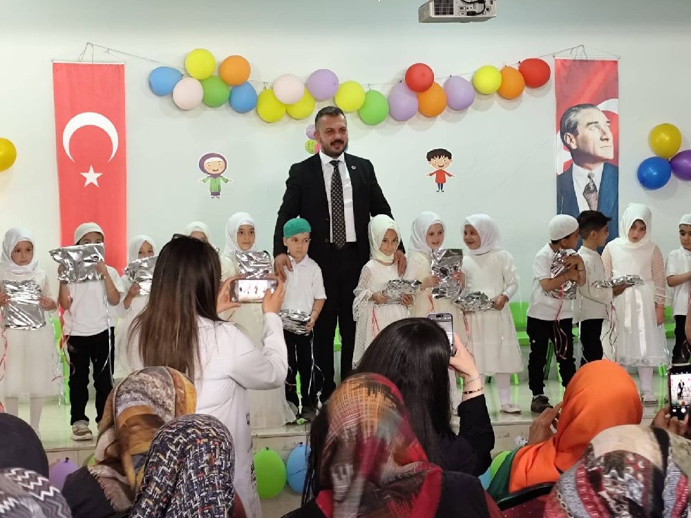 Bucak'ta 4-6 yaş Kur’an Kurslarının yıl sonu coşkusu