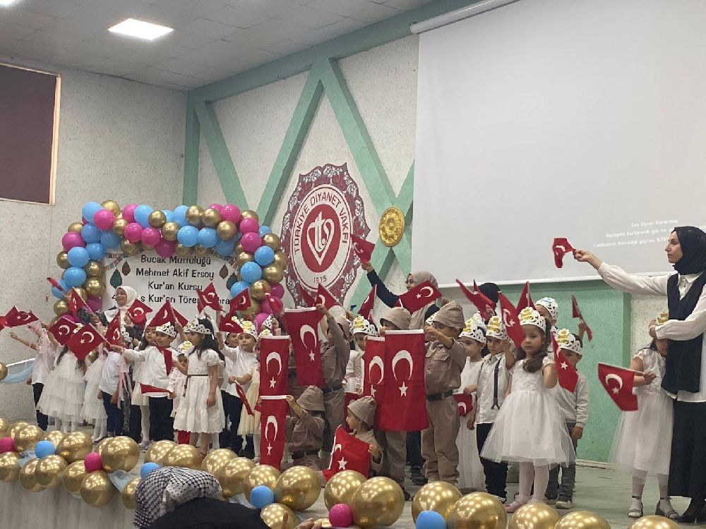 Bucak'ta 4-6 yaş Kur’an Kurslarının yıl sonu coşkusu
